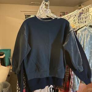 UniQLO small crew neck